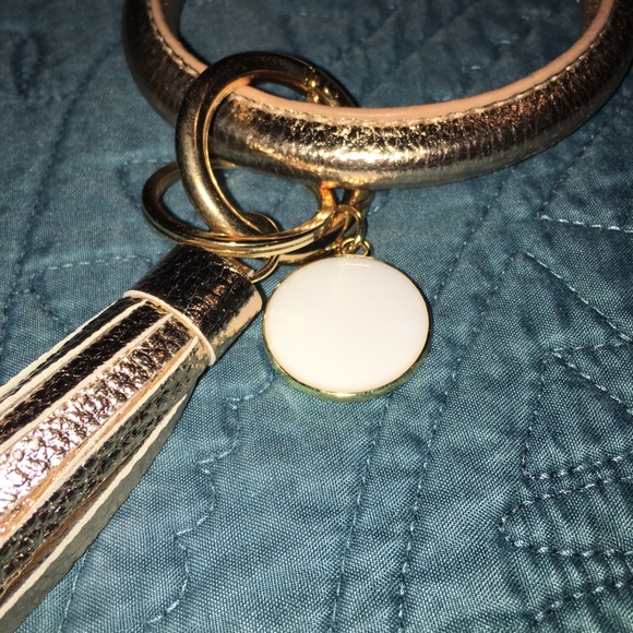 Key Ring Bangle -GOLD - Picture 2 of 5